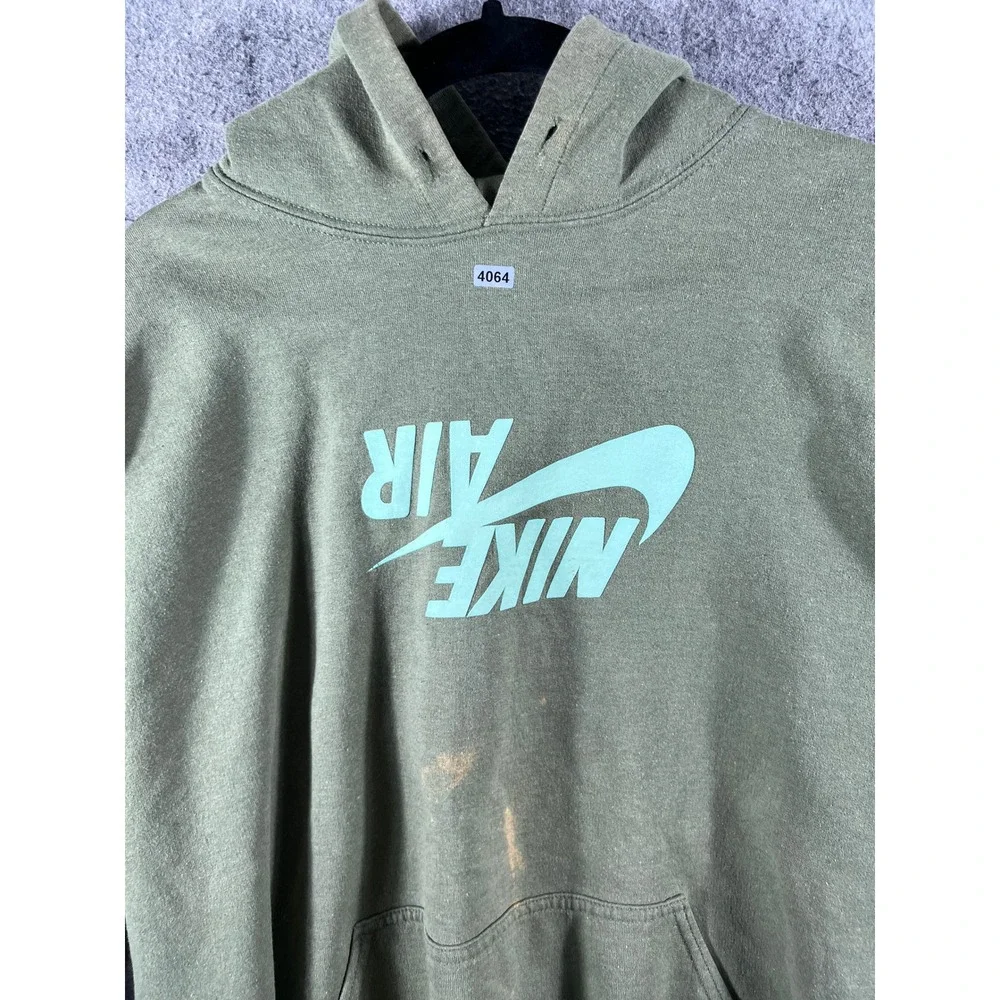 Nike graphic shoulder