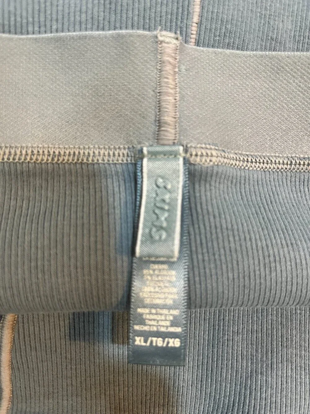 SKIMS size color