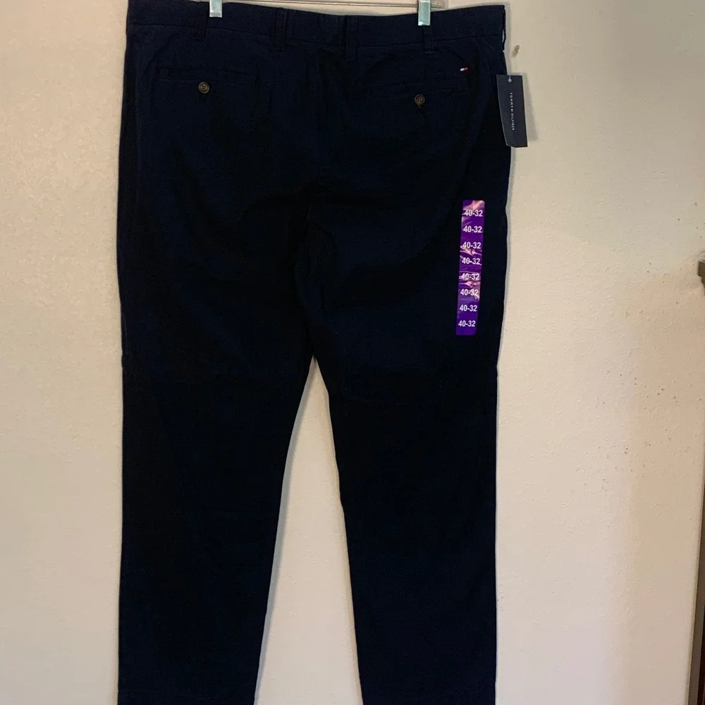 Tommy Hilfiger front casual keywords