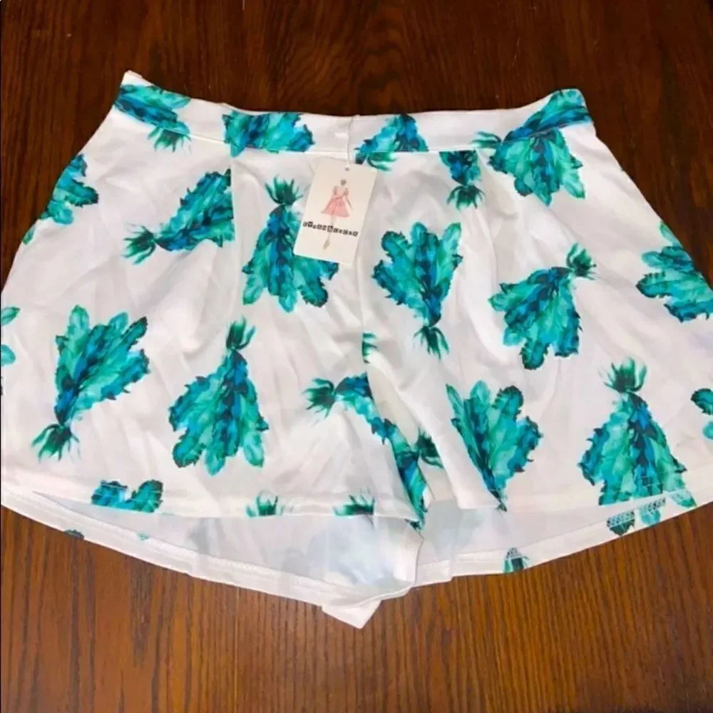 NWT flowy casual shorts