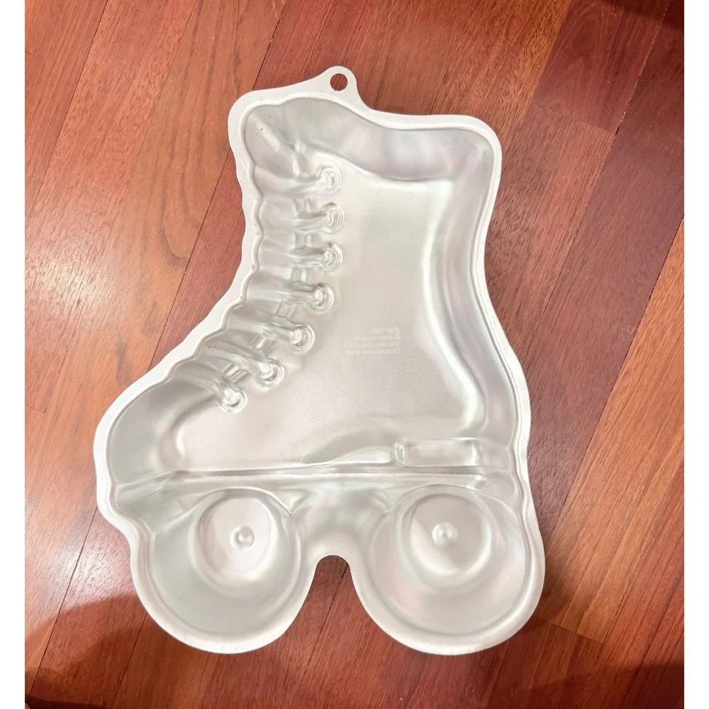 Wilton Cake Pan Roller Skate 2105-0848 Silver Retro Disco Birthday Party Baking