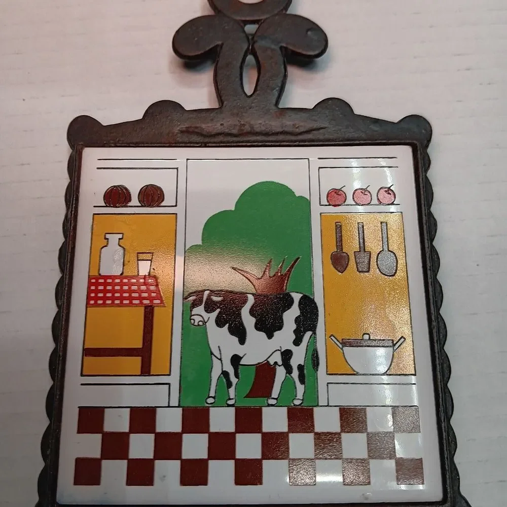 Cow Trivett Vintage Made in Tawain Cast Iron Heat Pad Country‎ Kitchen Wall Hang