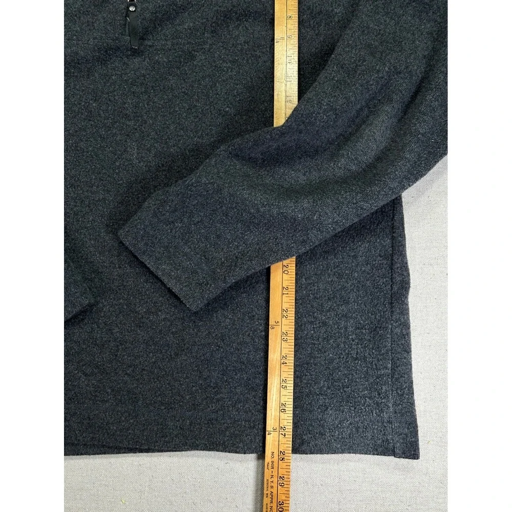 Mountain Hardwear zip good
