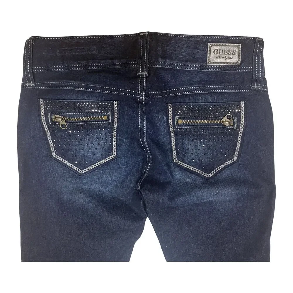 Guess ensures fit fabric