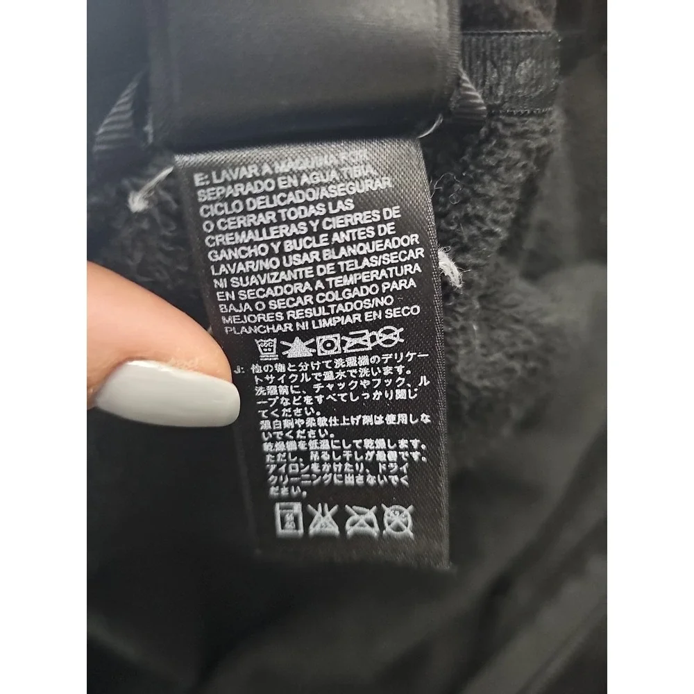 The North Face sleeve approximate