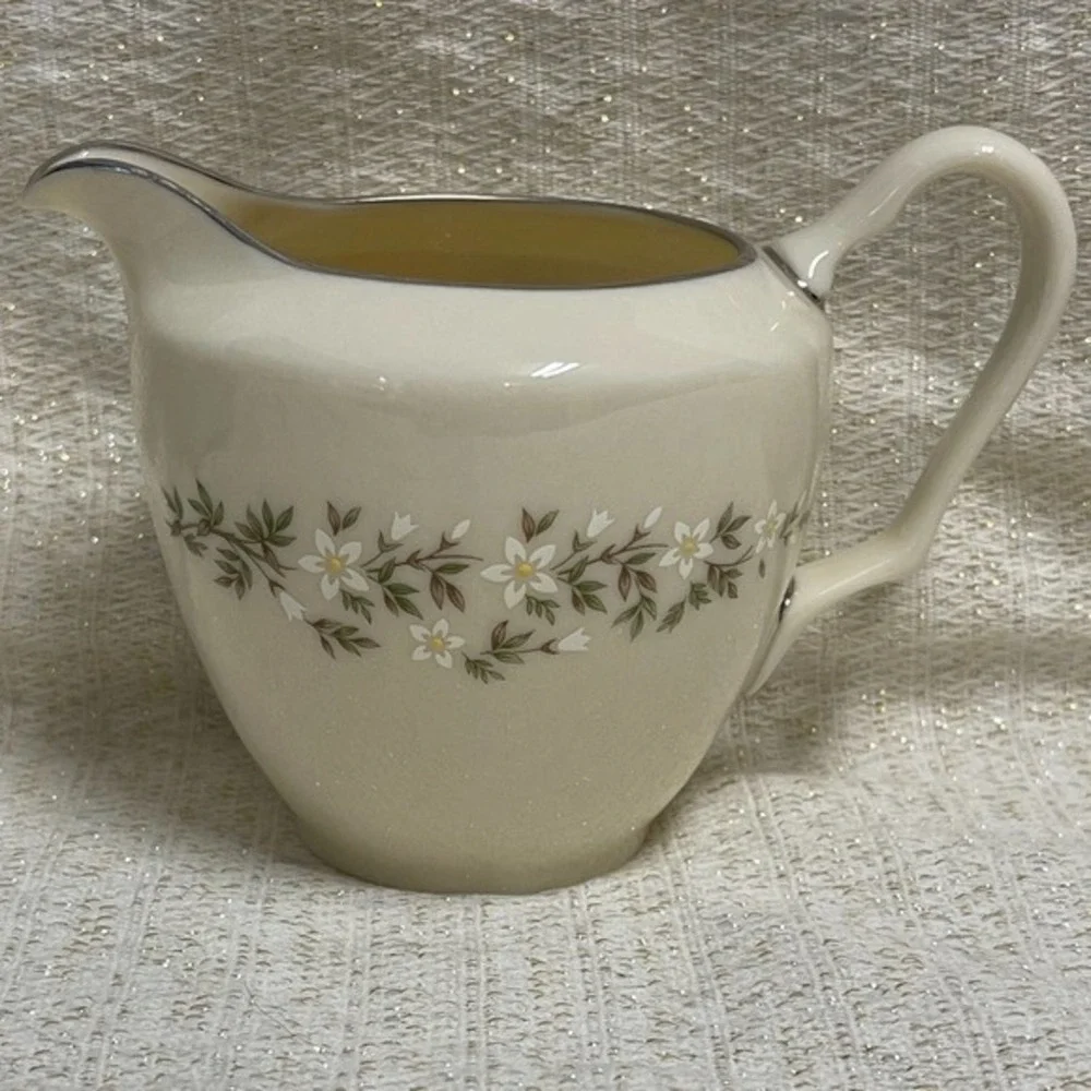 LENNOX brookdale creamer