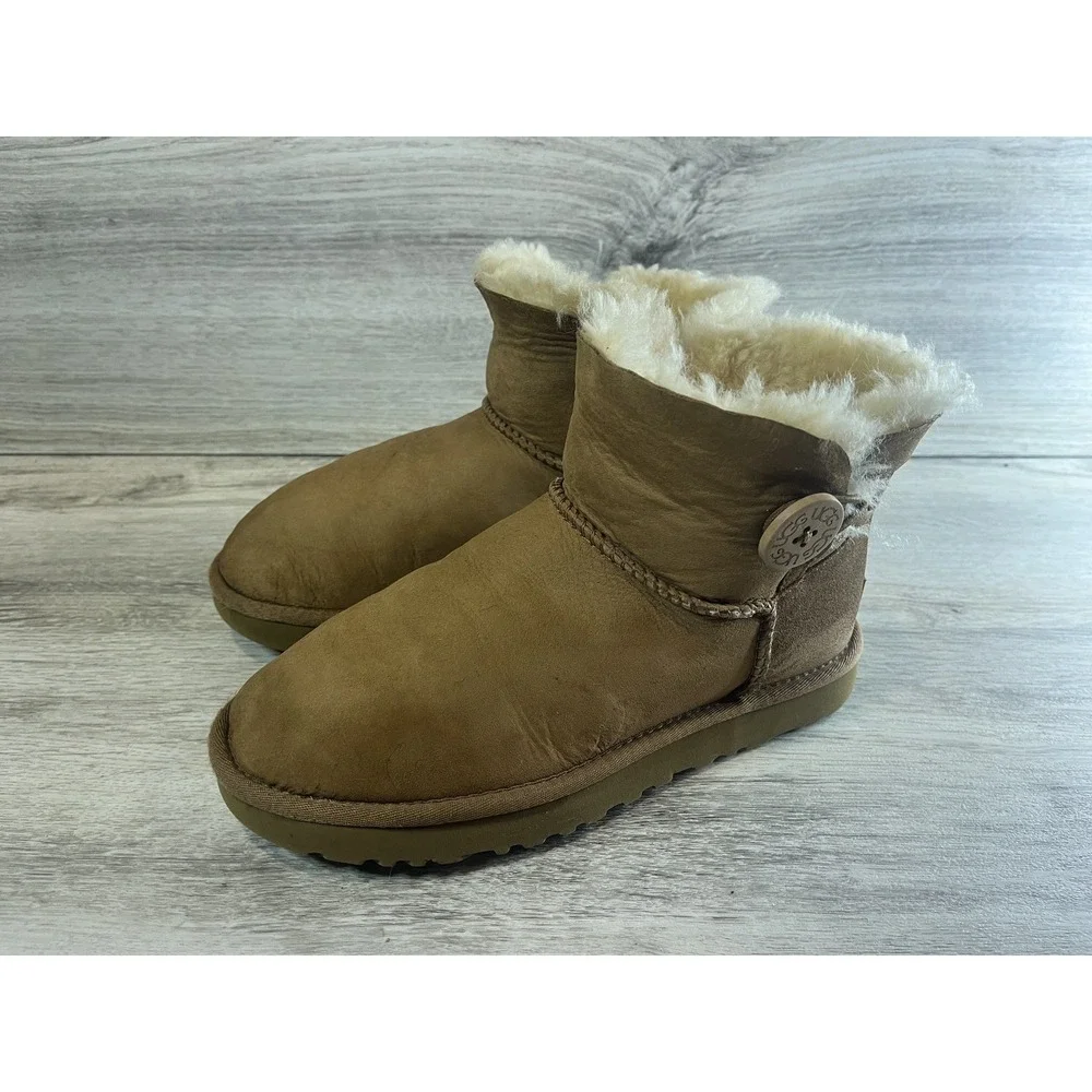 UGG footwear bailey lined