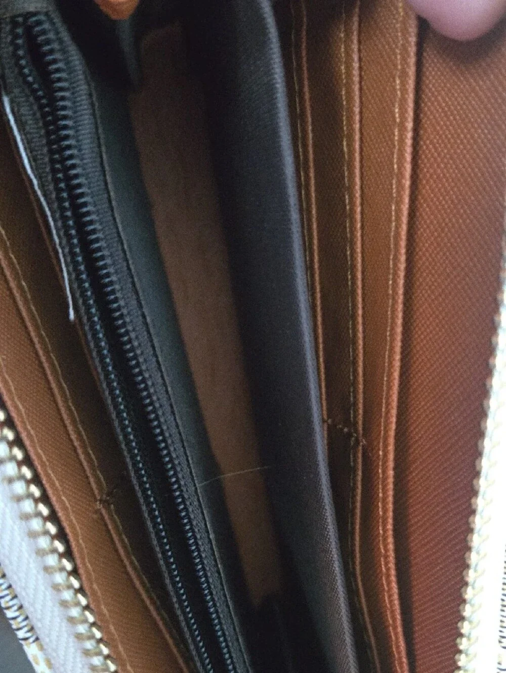 N/A roomy neutral