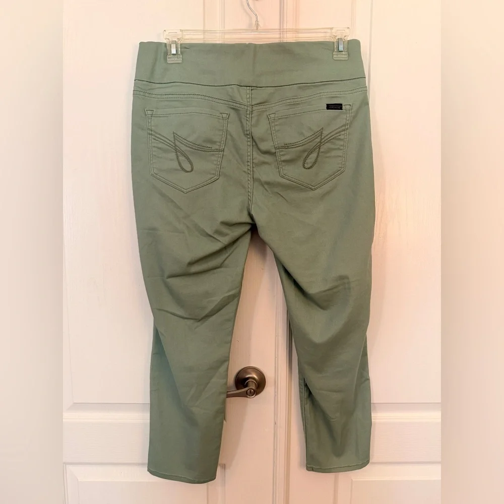 Jordache cropped jeans
