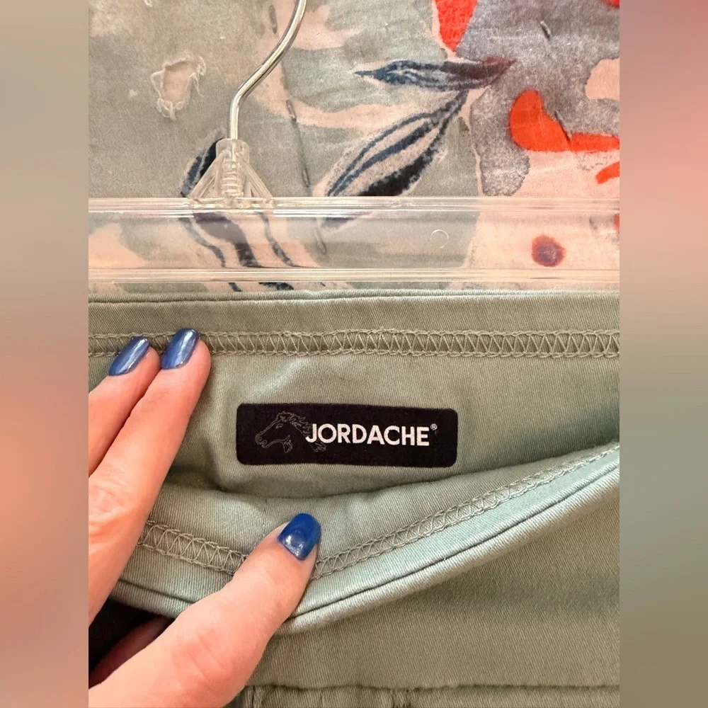 Jordache cropped jeans