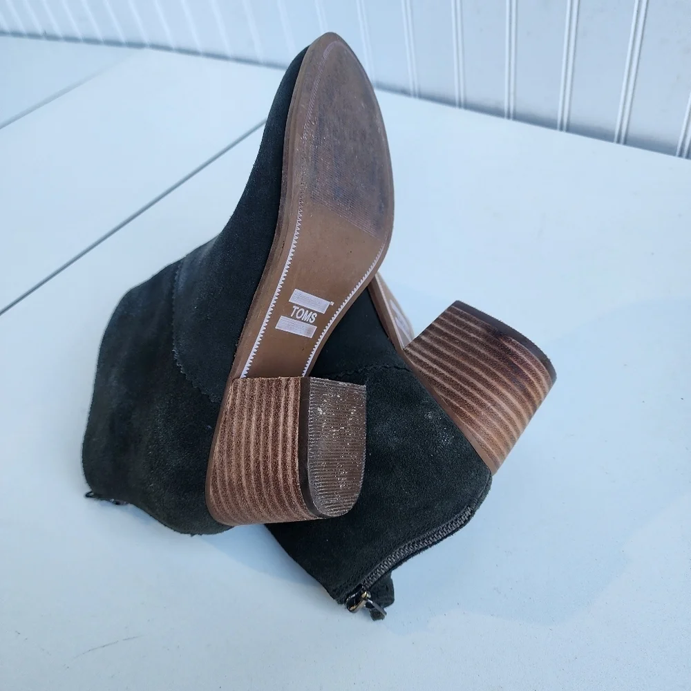 Toms olive $119 heel