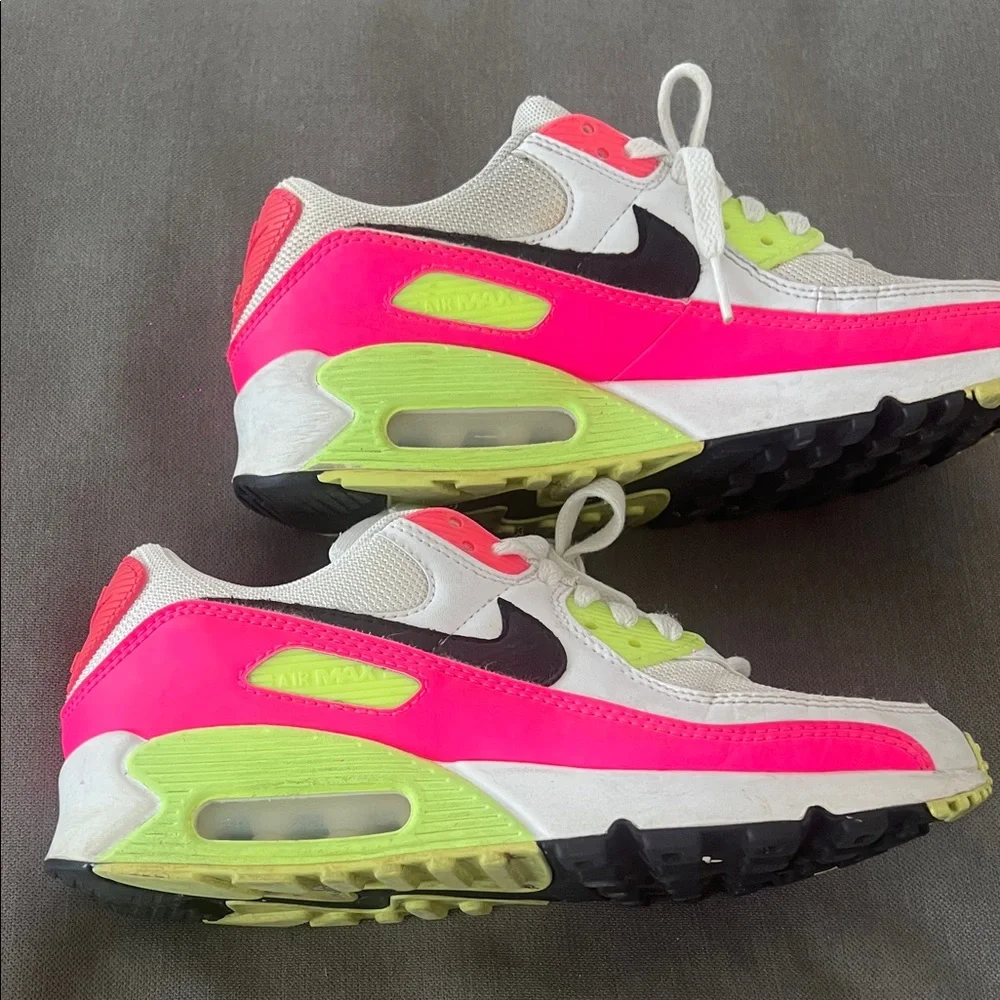 Nike air breathable casual
