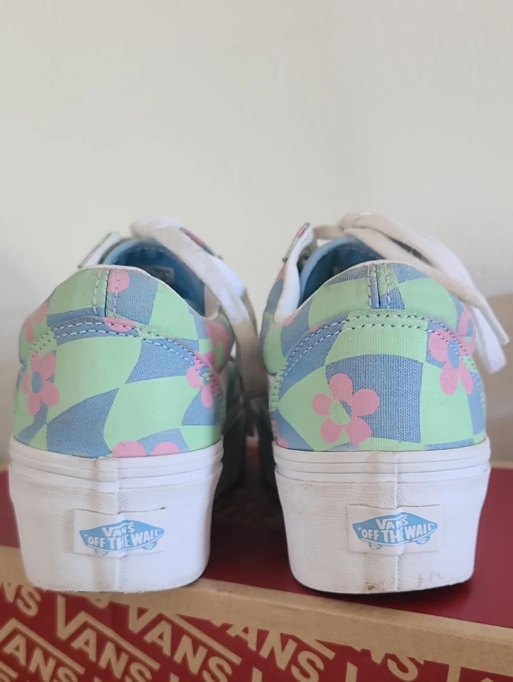 Vans worn questions platform