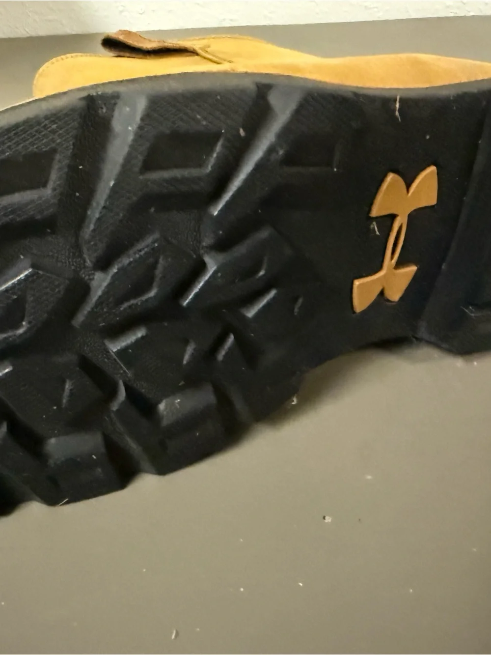 Under Armour logo interior infrared