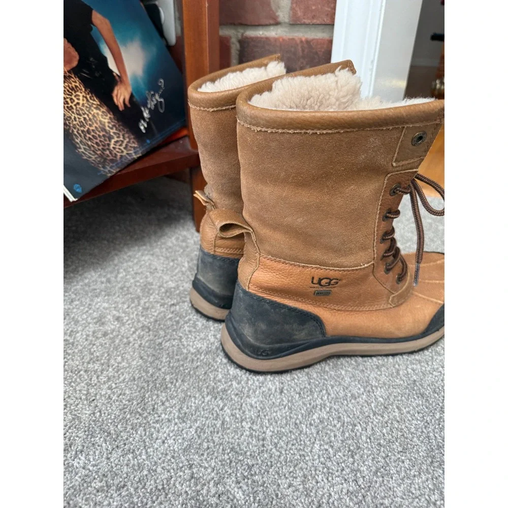 UGG australia adirondack