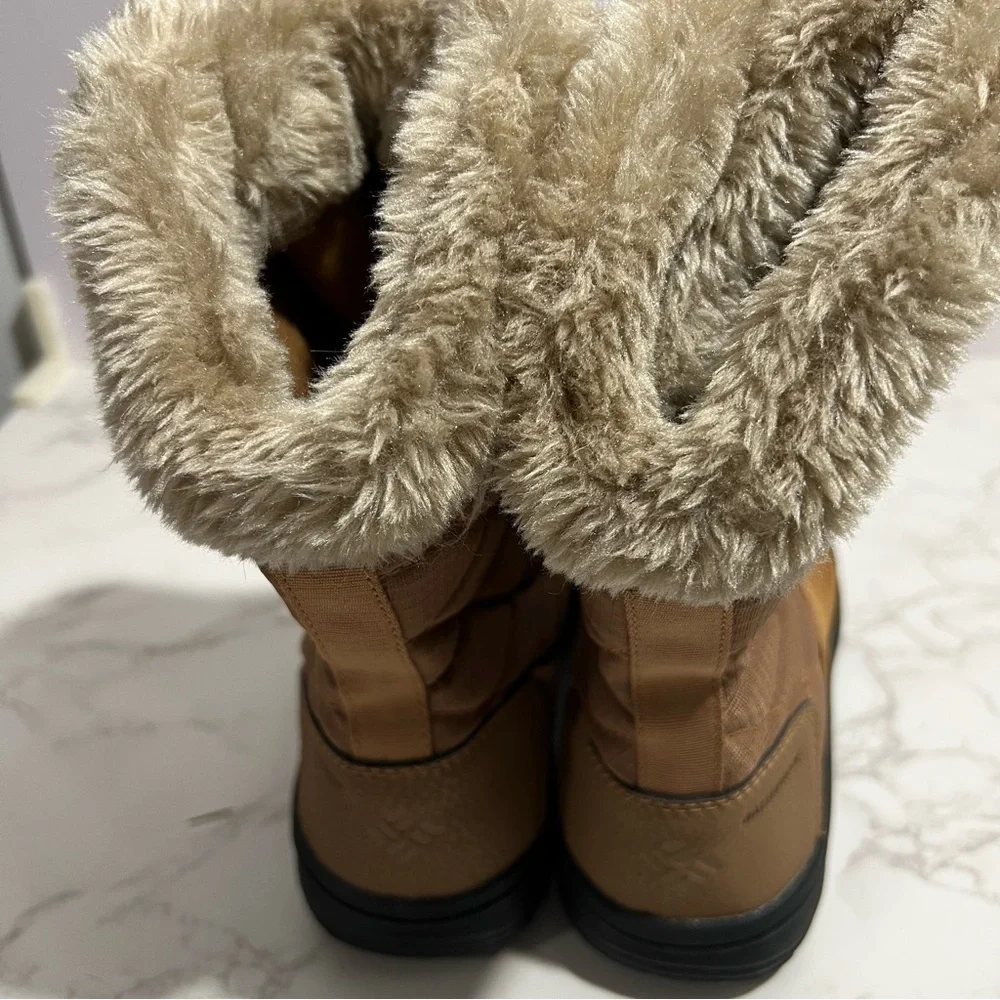 Columbia women ice