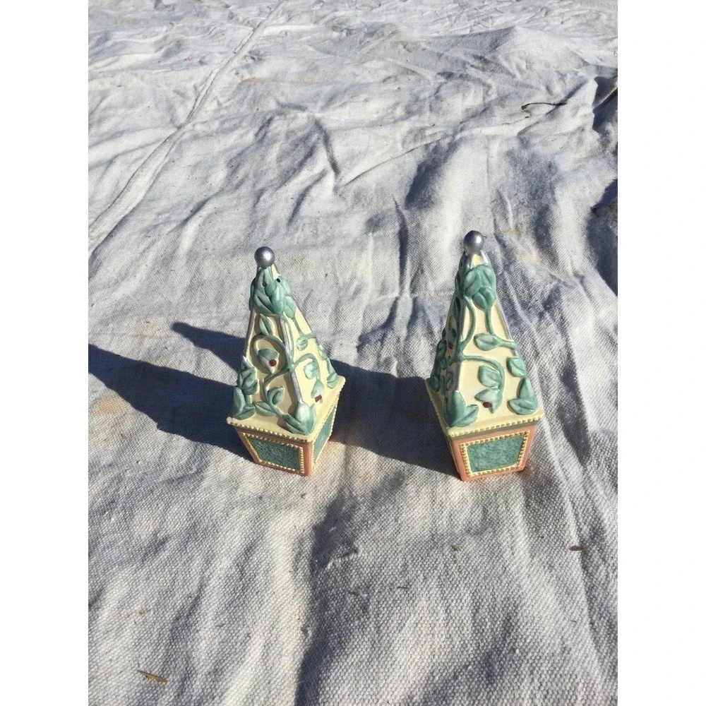 Pfaltzgraff salt pepper