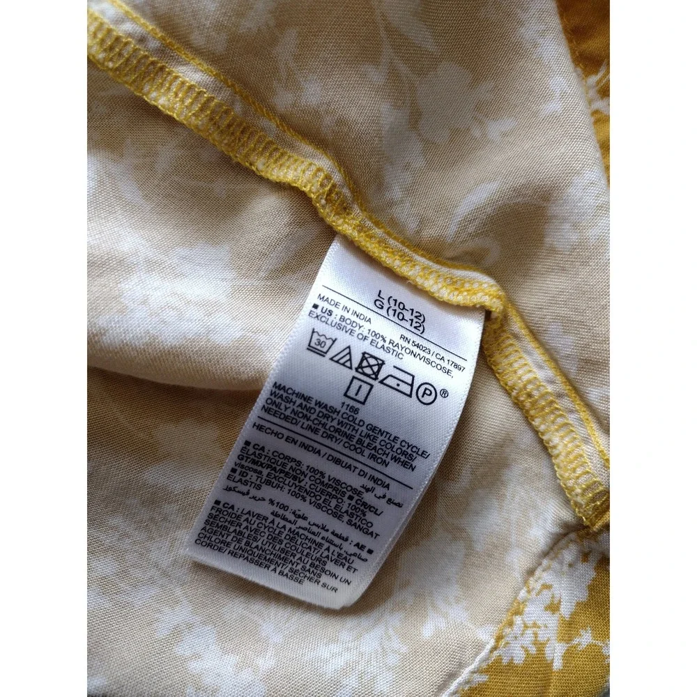 Old Navy botanical breathable family