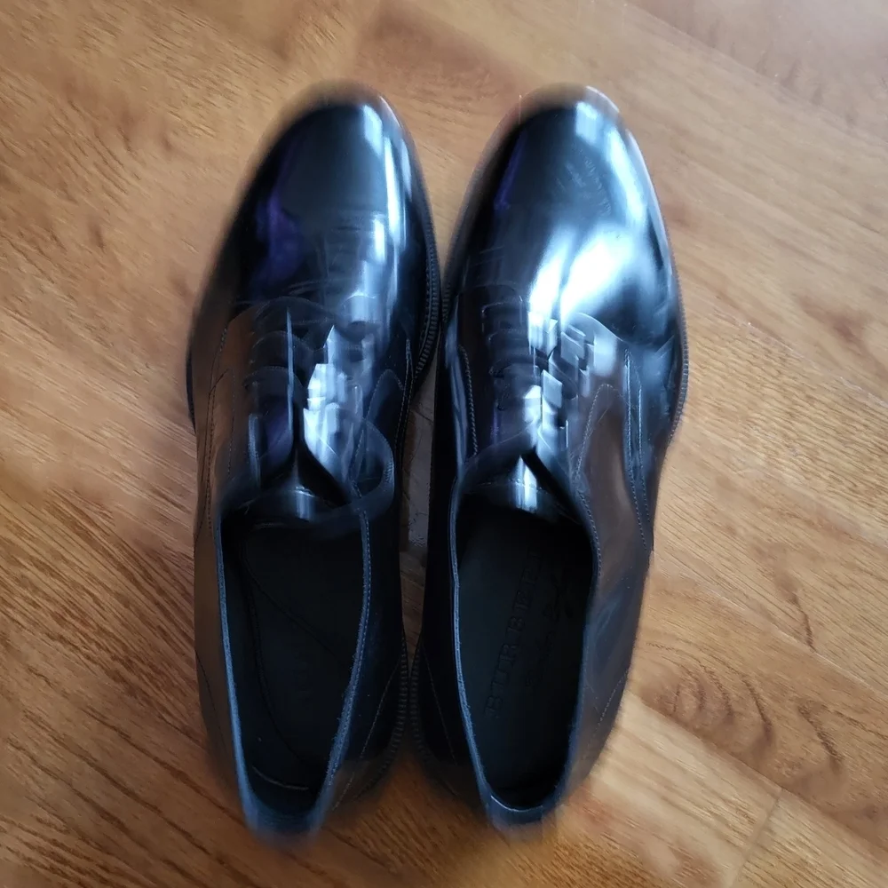 Burberry glossy black