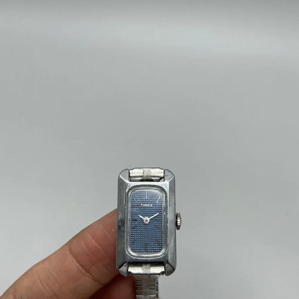 Timex bracelet display