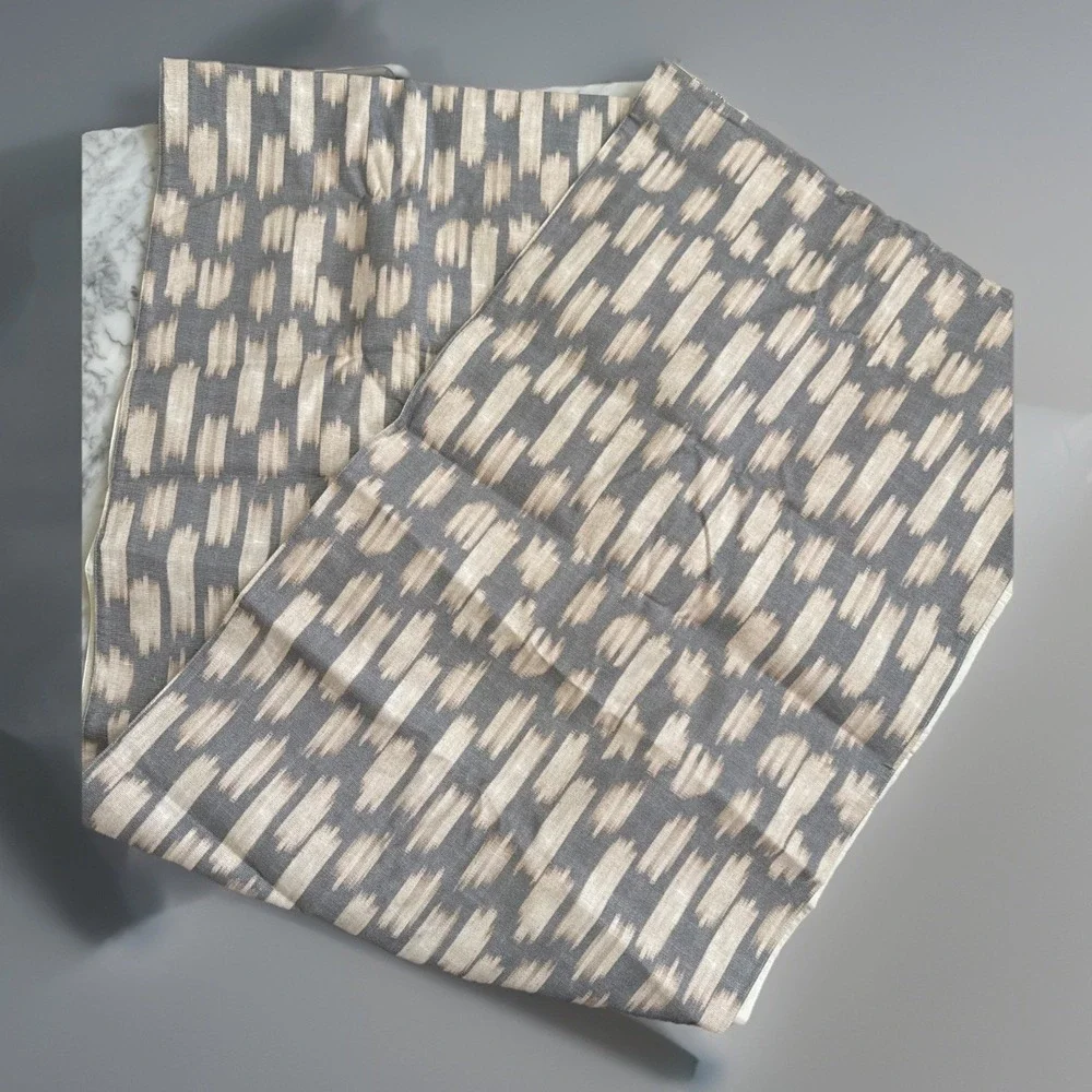 Pottery Barn Chambray Blue/ Ivory Ikat Table Runner‎ 18x108