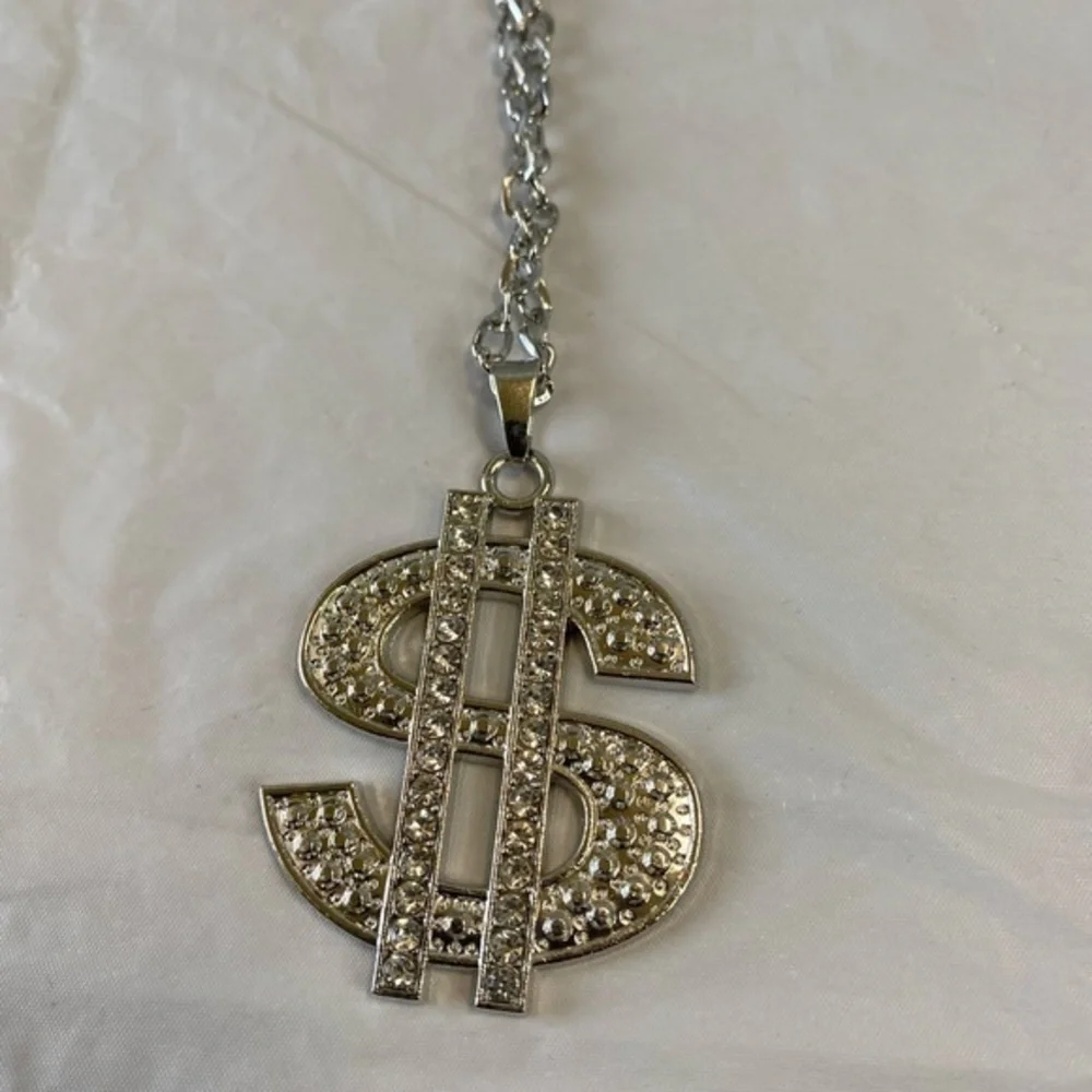 unbranded inlaid crystal