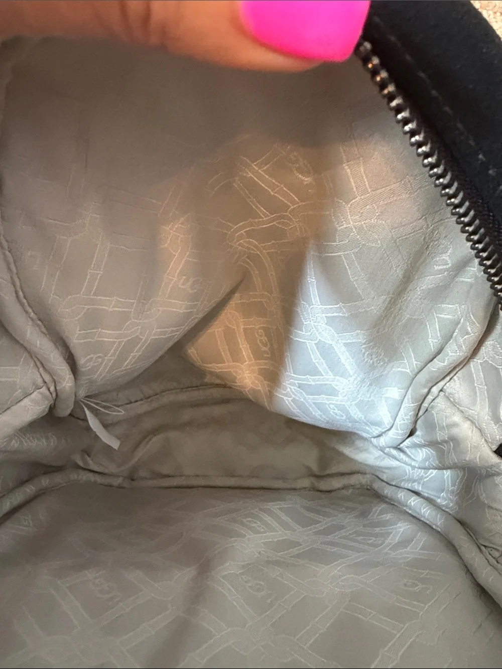 UGG zippered logo