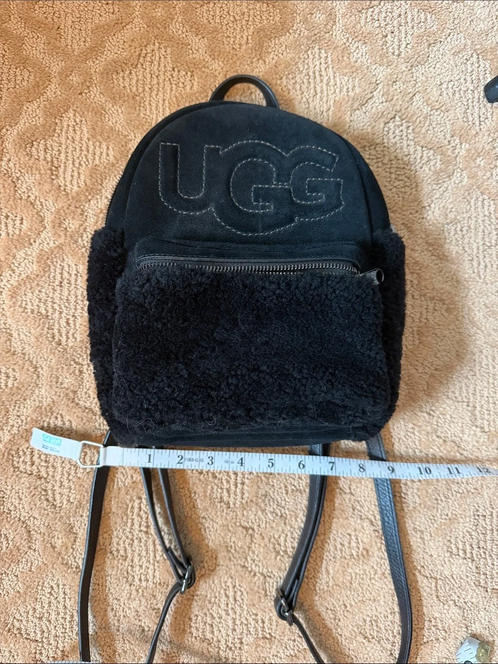 UGG top pictures hardware