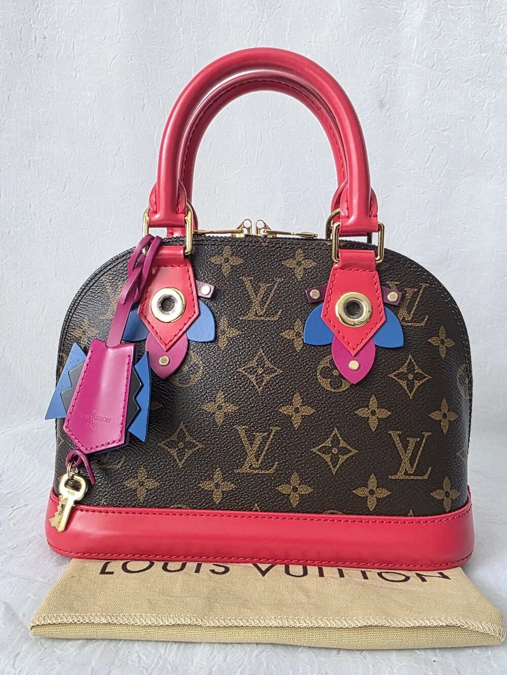 Louis Vuitton auth louis
