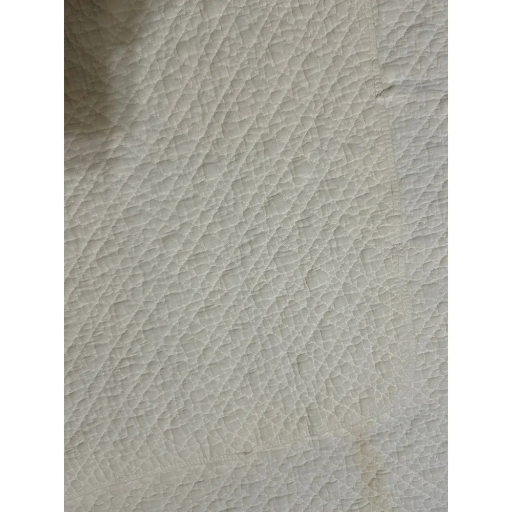 N/A white quilted