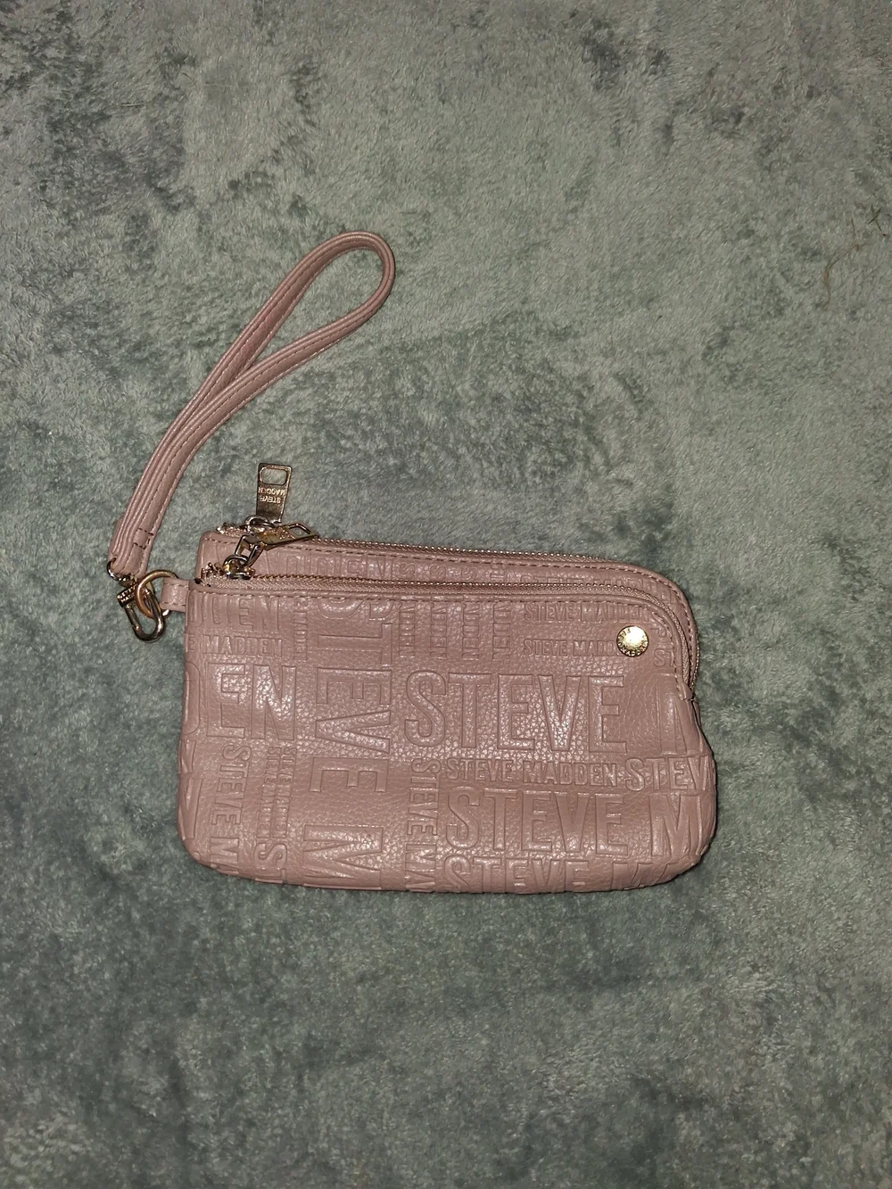 Steve Madden compact perfect