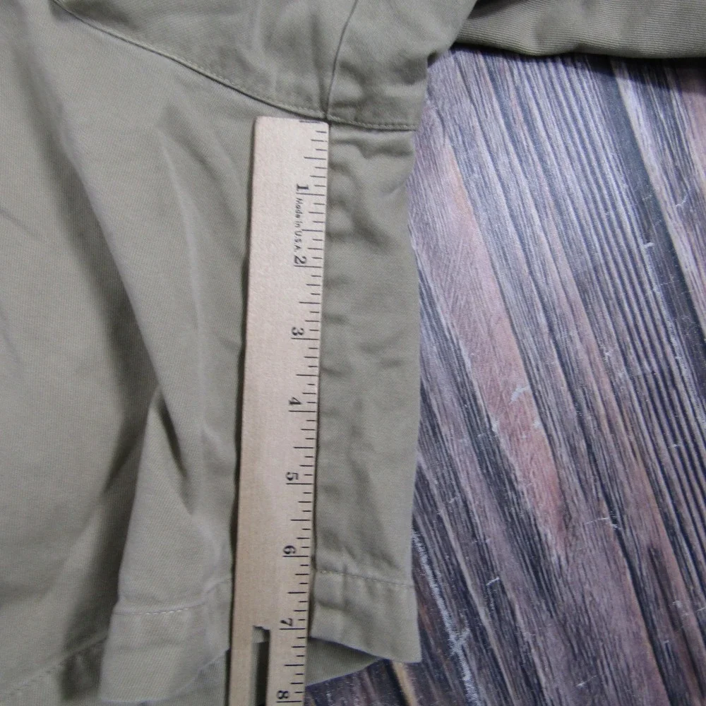 Banana Republic chino made buttoned