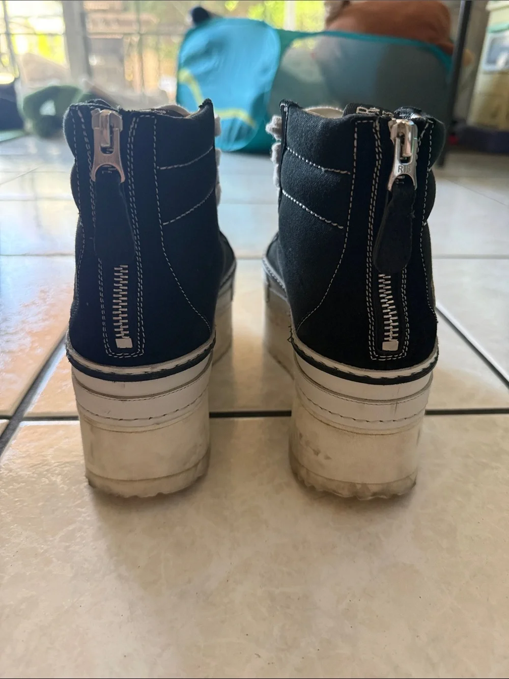 R13 black high