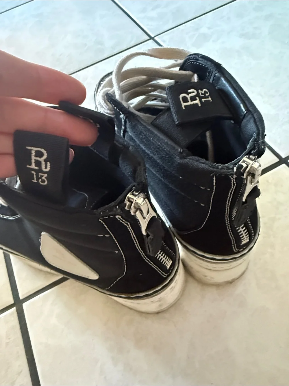 R13 black high