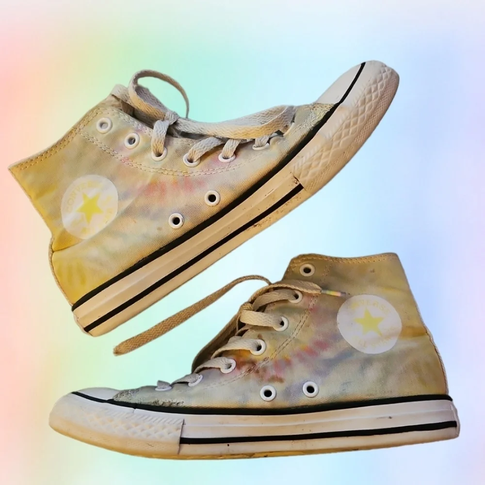 Converse - Kids SZ 3 Tye Dye High Top Shoes