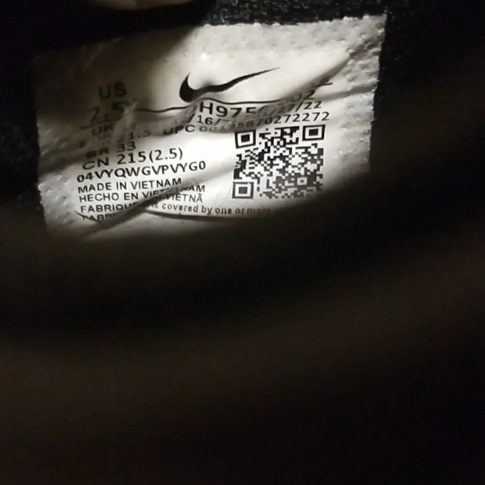 Nike dunk preowned shipping