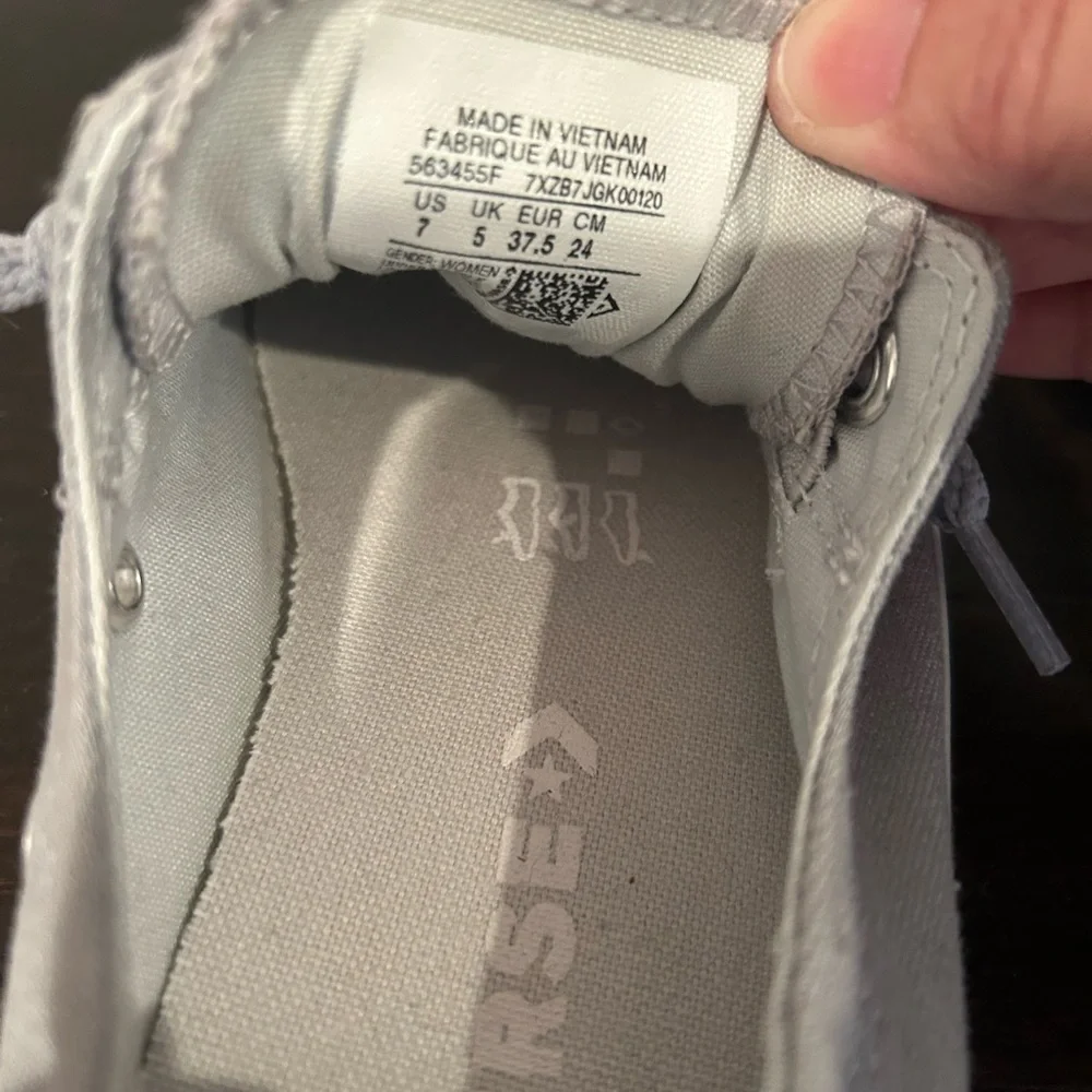 Converse durable upper top