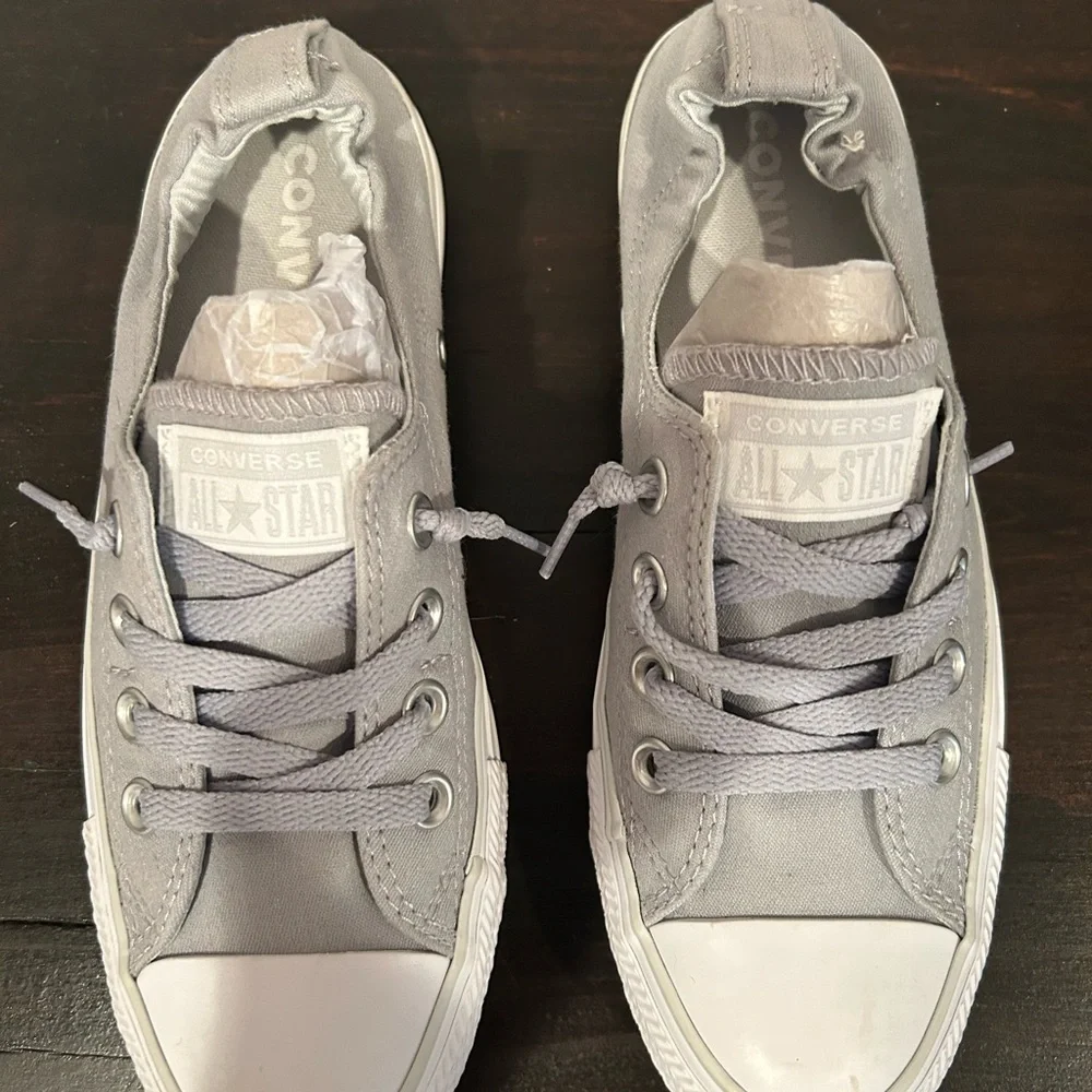 Converse Low Top Sneakers in Light Gray