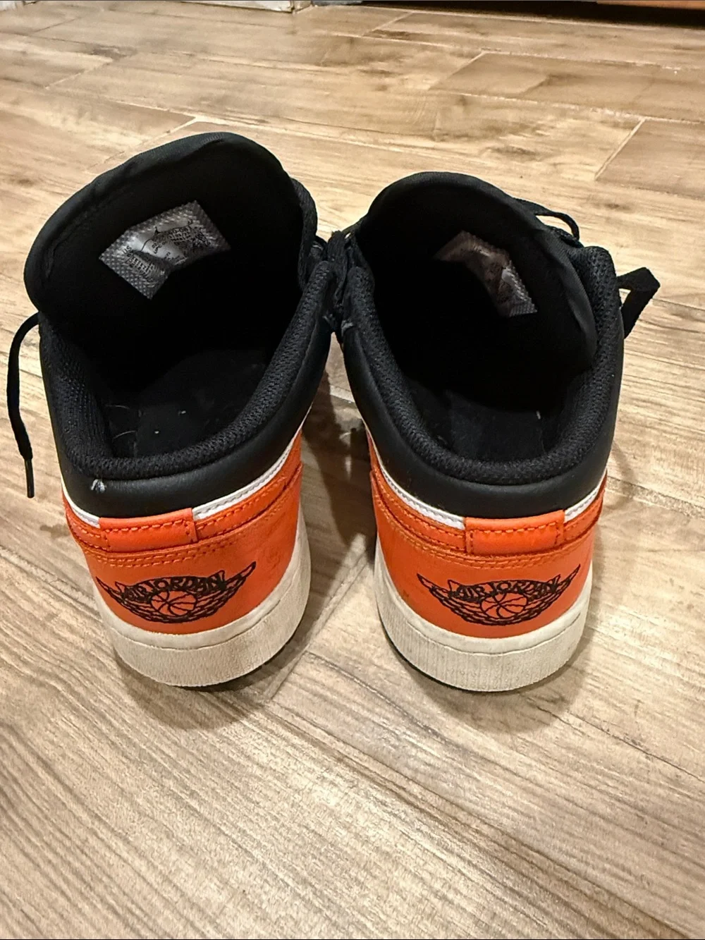 Nike iconic low