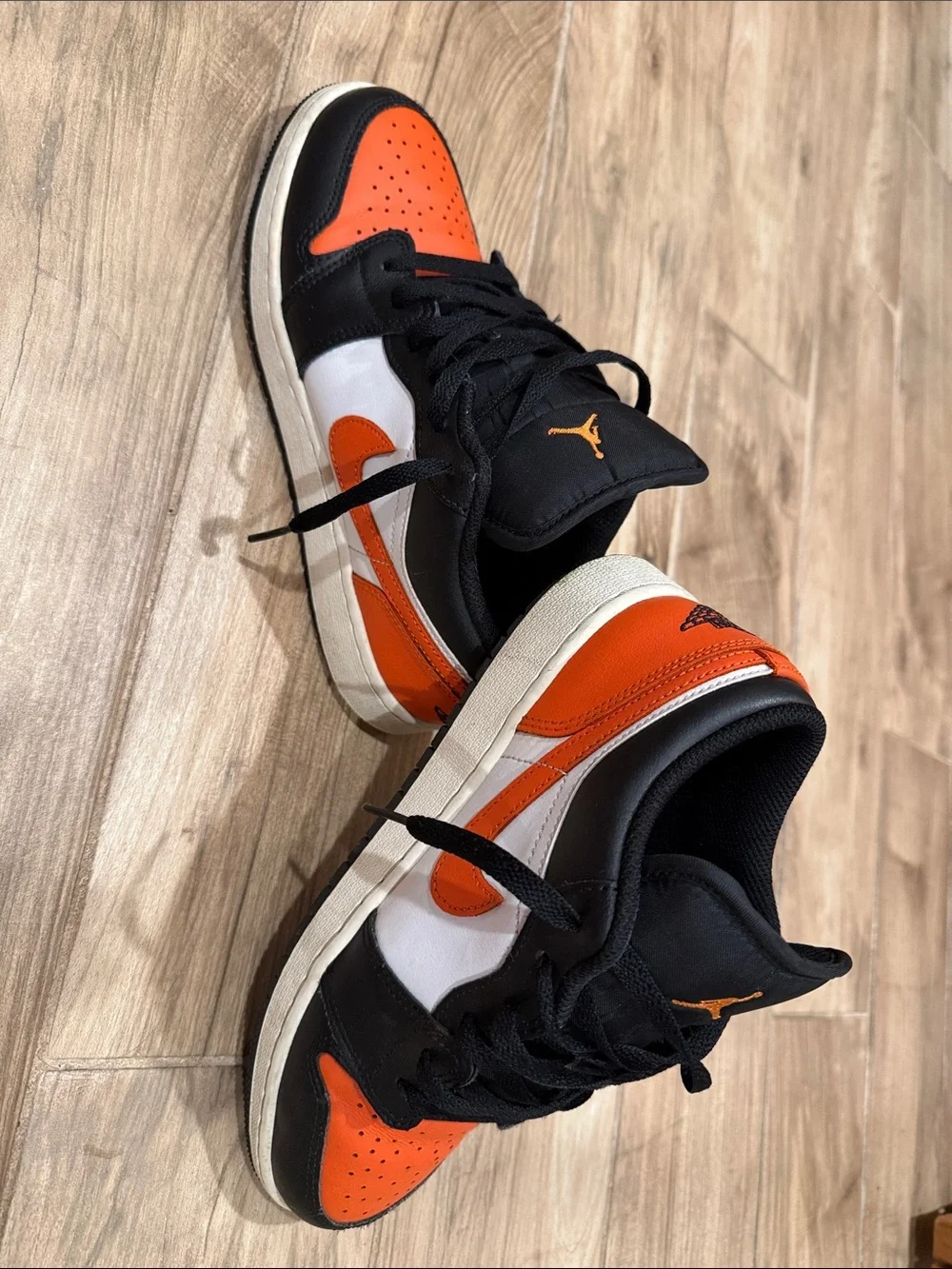 Nike iconic low