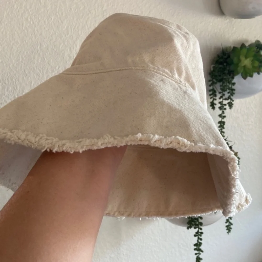 Old Navy beige cotton