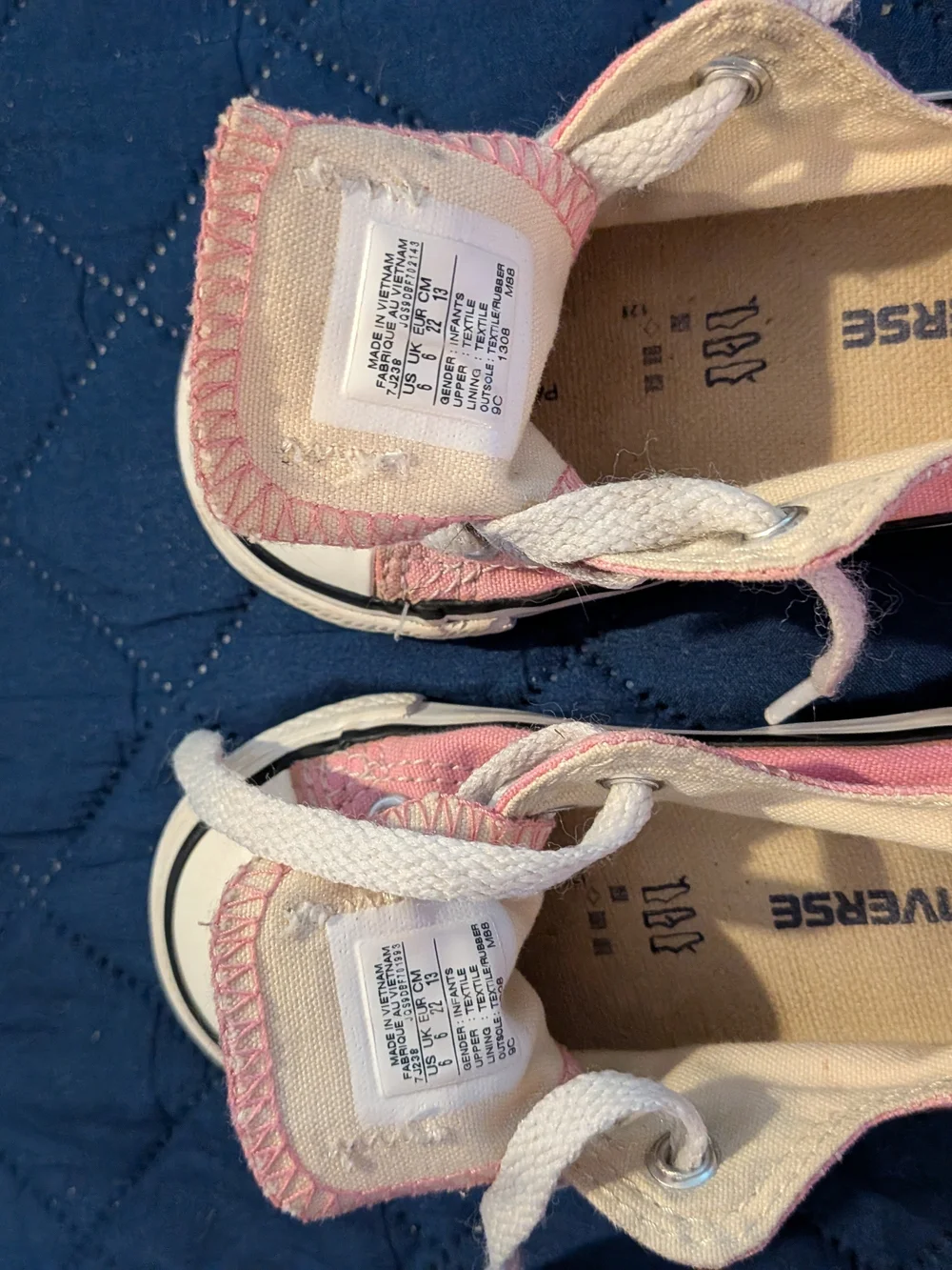 Converse pink canvas