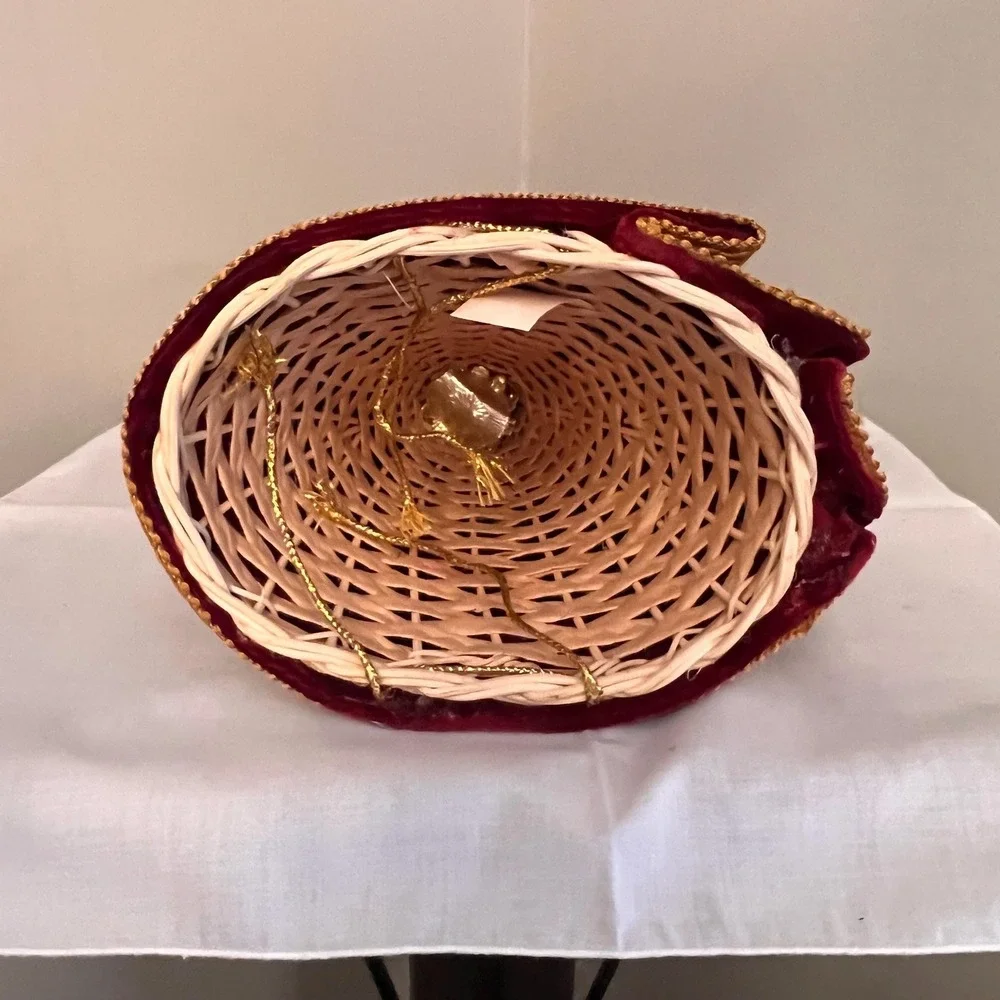 N/A or porcelain wicker