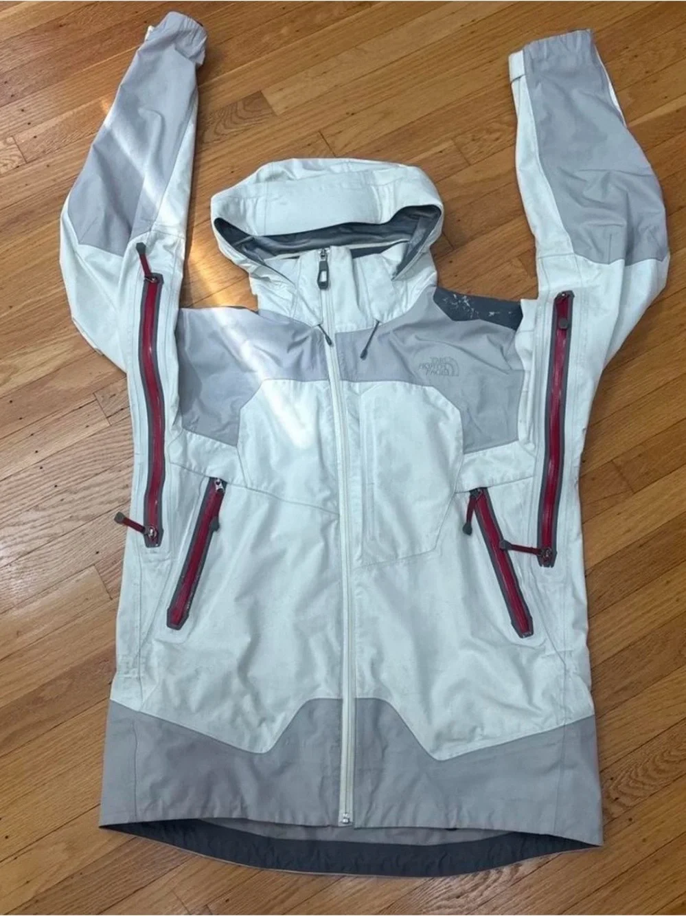 The North Face grail minor