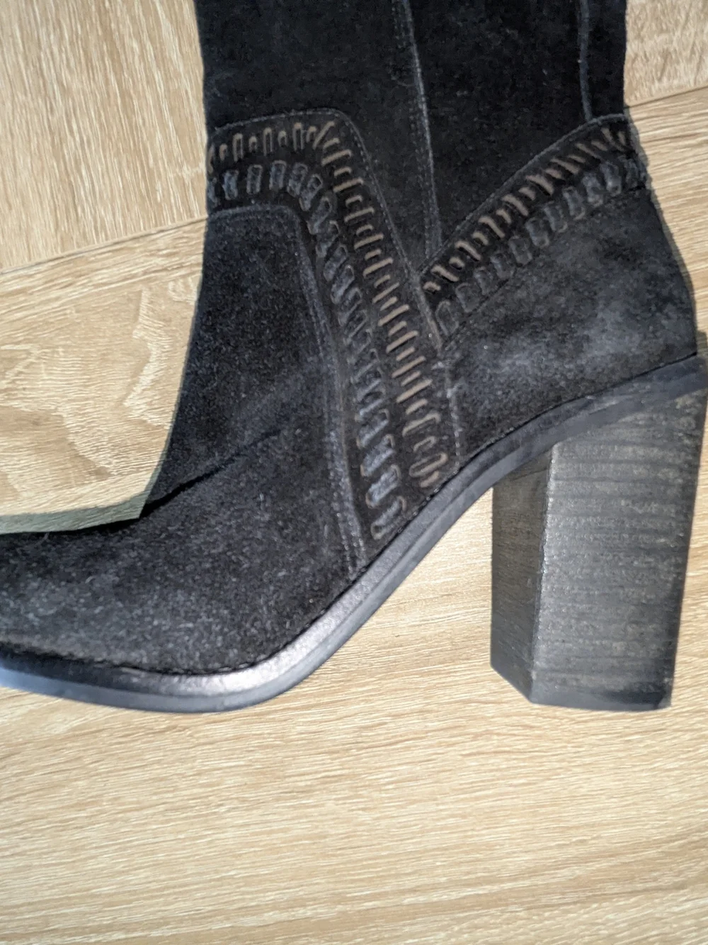 Vincent Camuto chic black