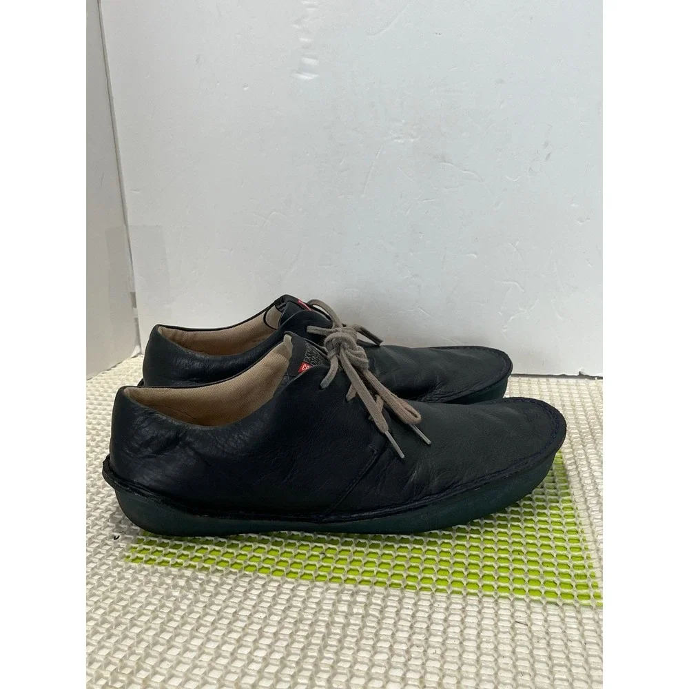 Camper sleek leather