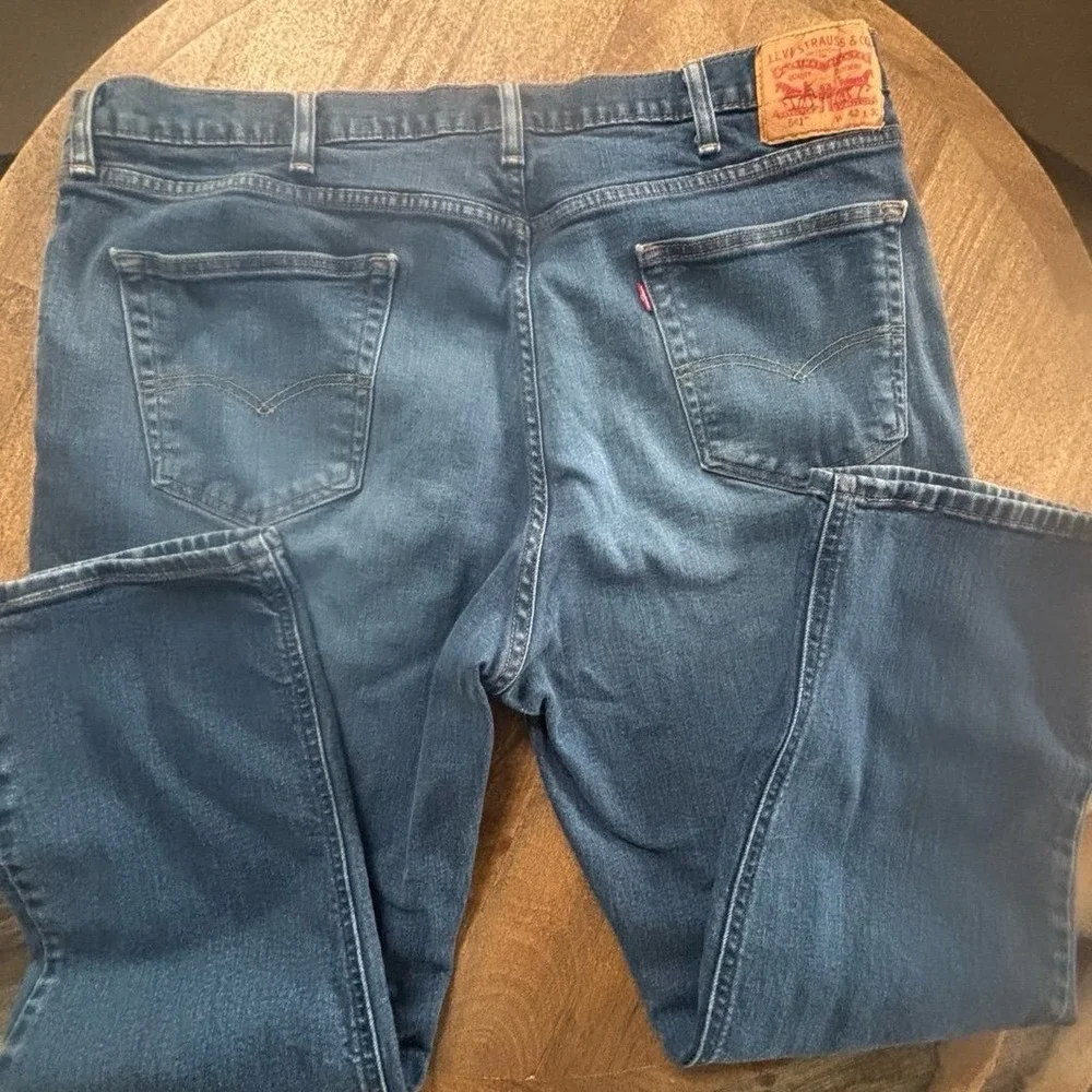 Levis men light