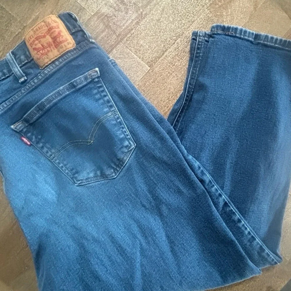 Levis men light
