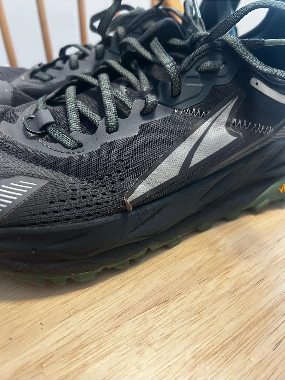 Altra color gray side