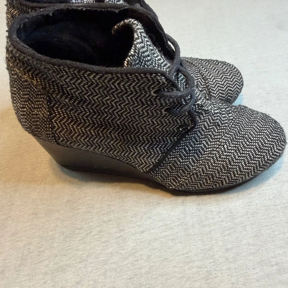 Toms desert wedge